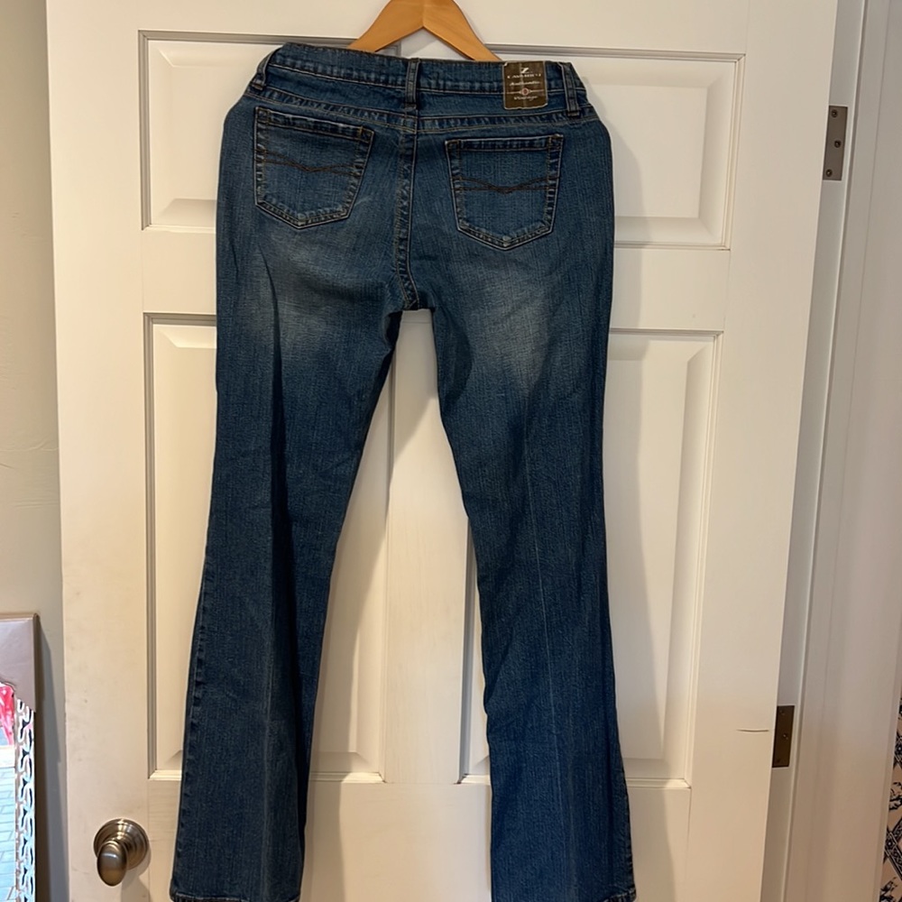 Embroidered Jeans - Picture 2 of 4